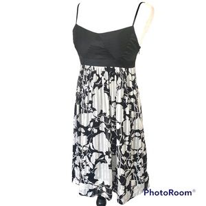 BCBG Maxazria 100% Silk Black & White Floral Print Mini Dress